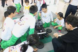 http://jd.gcu.edu.cn/sites/default/files/u4/img_5137_wpstu_pian_.jpg