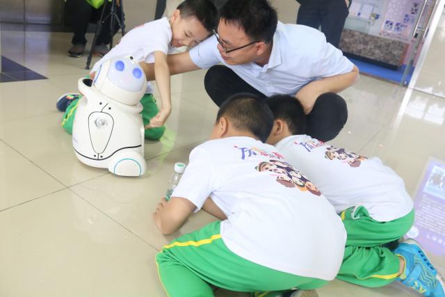 http://jd.gcu.edu.cn/sites/default/files/u4/img_5108_wpstu_pian_.jpg